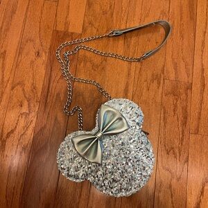 NWOT Loungefly Disney Parks Arendelle Aqua Crossbody Minnie Mouse Bag